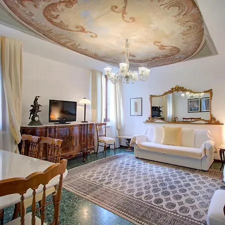 Apartment Marco Canal-views