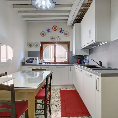 Apartment Marco Canal-views