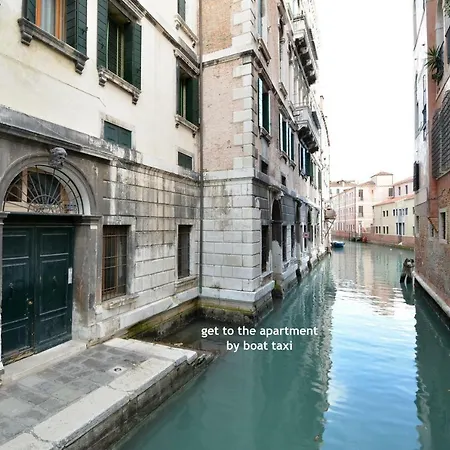 Marco Canal-views Apartment
