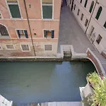 Marco Canal-views * ונציה